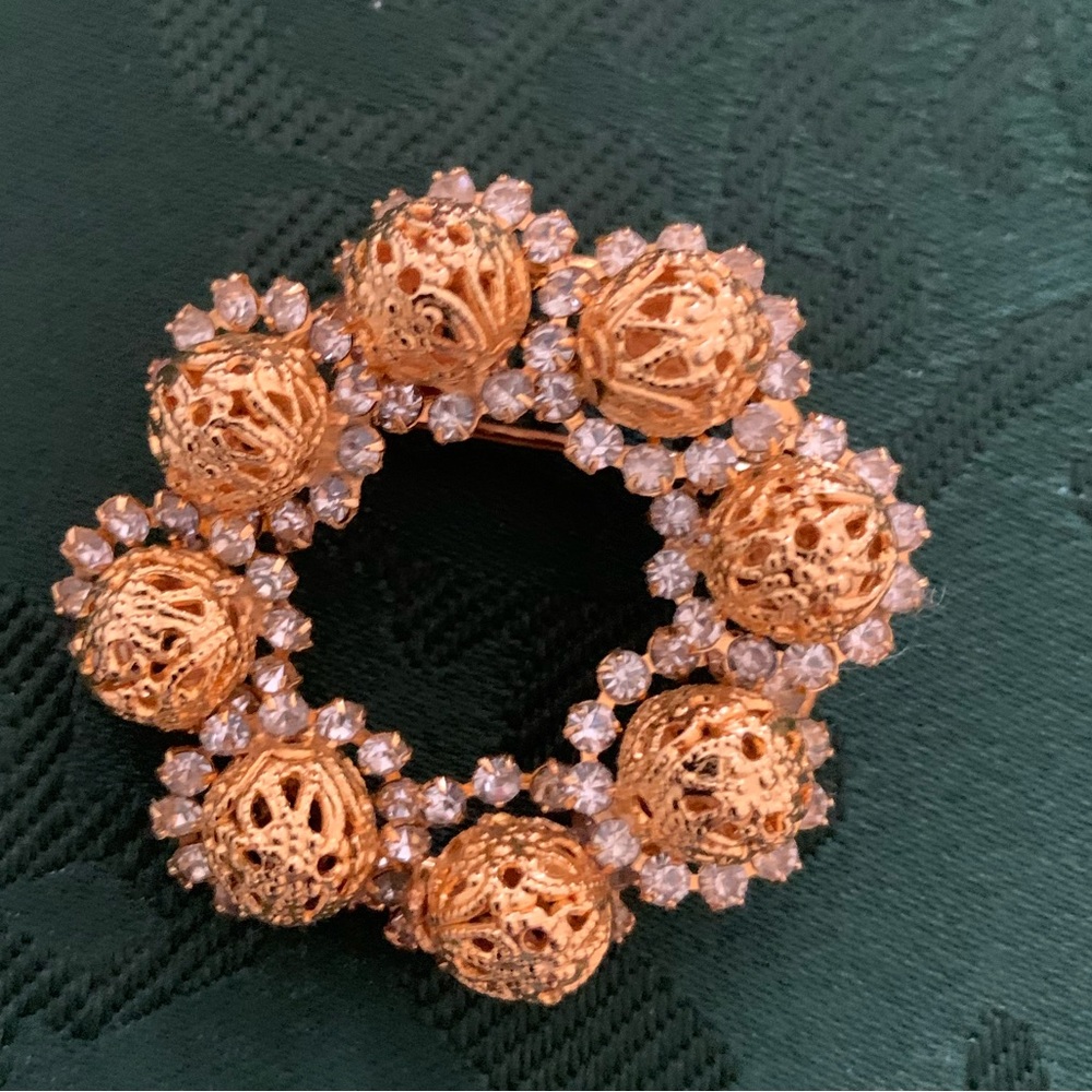 Beautiful Gold Rhinestone Circular Brooch